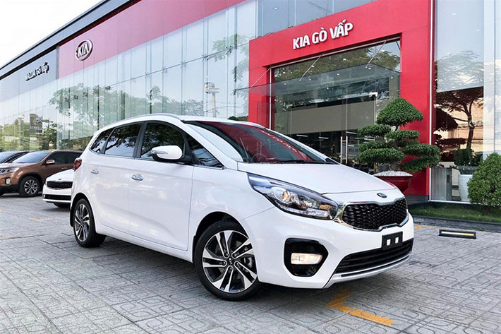 Đứng ở vị trí áp chót trong phân khúc MPV tháng 7 vừa qua là Kia Rondo, khi chỉ bán được 10 xe ra thị trường. Doanh số cộng dồn từ đầu năm đến nay của Rondo chỉ đạt 324 xe. Kia Rondo đang được bán ra với hai phiên bản có giá bán lần lượt là 585 triệu và 669 triệu.