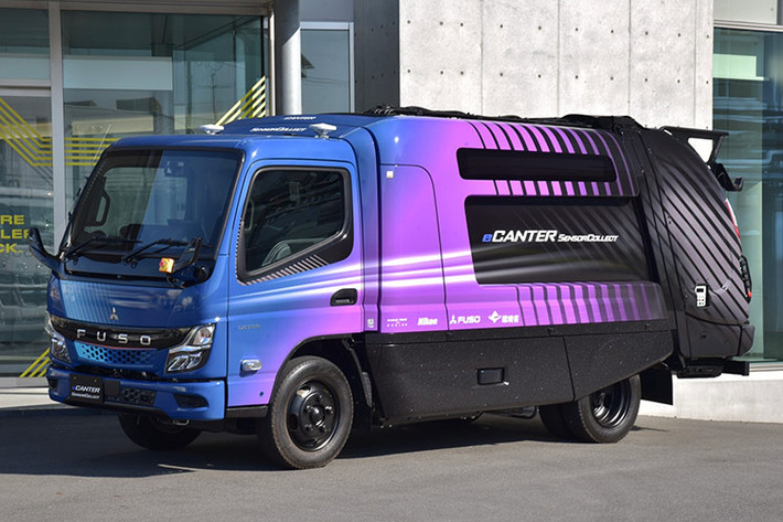 Mitsubishi Fuso chế tạo eCanter Sensor Collect concept đầu tiên vào năm 2020. Nó dựa trên mẫu eCanter bản sản xuất, có pin lithium-ion và tổng trọng lượng xe là 6,4 tấn (12.800 pound).