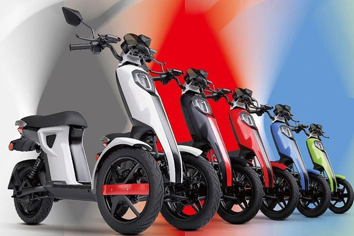 Mức giá xe Leaf Energy D05 2022 có mức bán ra khởi điểm 2.995 USD (tương đương khoảng hơn 68 triệu đồng). Chiếc xe máy điện 3 bánh này dự tính sẽ bắt đầu giao xe vào tháng 2/2022.
