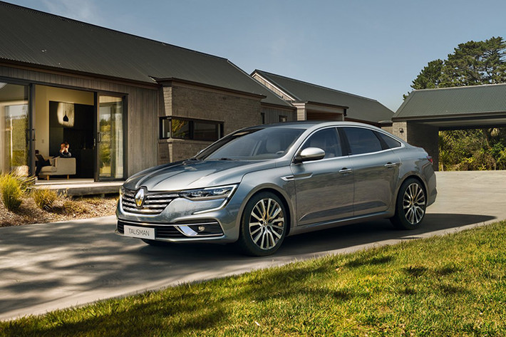 Sau 5 năm kể từ khi ra mắt, mẫu sedan Renault Talisman 2020 mới đã được hãng xe Pháp tiến hành nâng cấp ngoại hình và một số trang bị. Đây được xem là đối thủ của Toyota Camry thế hệ mới đang bán ra tại nhiều thị trường trên thế giới hiện nay, trong đó có Việt Nam.