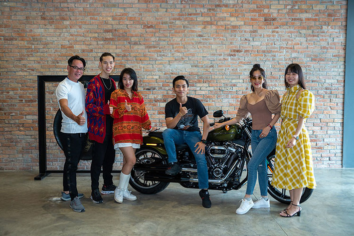 Sức mạnh của xe đến từ khối động cơ Milwaukee-Eight, dung tích 1.868cc với công suất 94 mã lực tại tua máy 5.050 vòng/phút vàmômen xoắn cực đại 155 Nm tại tua máy 3.250 vòng/phút.
