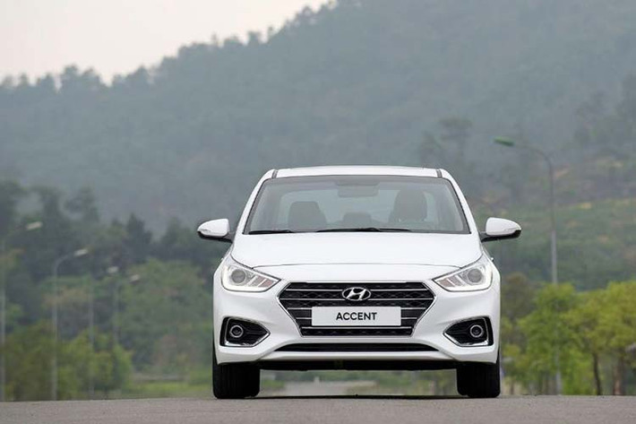 Đáng quan tâm, trong tháng 1/2020, các mẫu xe của thương hiệu Hyundai giành được nhiều ưu ái của người tiêu dùng nhất. Có tới 4/10 mẫu xe góp mặt trong danh sách 10 mẫu xe bán nhiều nhất tháng. Đáng chú ý là mẫu xe sedan Hyundai Accent đạt doanh số cao nhất với 1.733 xe, vươn lên trở thành mẫu xe bán chạy nhất Việt Nam, xếp trên 2 cái tên lớn là Toyota Vios và Mitsubishi Xpander.