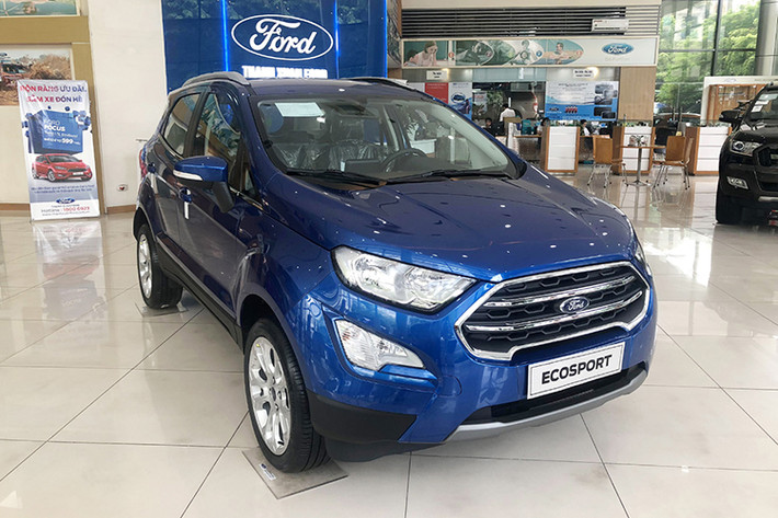 Trong tháng 10/2020, Ford Việt Nam áp dụng chương trình giảm giá cho mẫu crossover đô thị EcoSport bản cũ với mức giảm dao động từ 25 - 65 triệu đồng. Cụ thể, chương trình giảm giá Ford EcoSport bao gồm: Phiên bản 1.5L AT Titanium được điều chỉnh giảm 25 triệu đồng; Phiên bản 1.0L AT Titanium được điều chỉnh giảm 55 triệu đồng và Phiên bản 1.5L AT Trend được điều chỉnh giảm 65 triệu đồng.