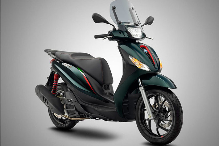 Về giá xe Piaggio Medley S 150 Green Bosco 2021 bản đặc biệt có mức bán niêm yết chính hãng ở mức 98,9 triệu đồng, cao hơn 5 triệu đồng so với bản Medley S 150 thông thường.