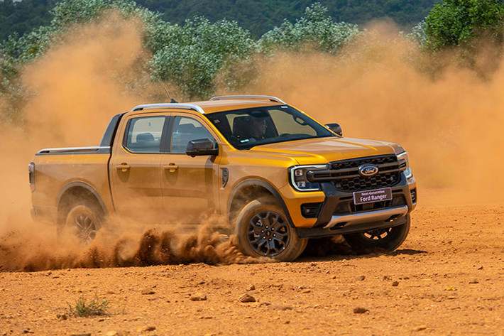 Các kỹ sư của Ford đã dành hàng nghìn giờ để phát triển và thử nghiệm các công nghệ, khả năng vận hành và tính năng an toàn ấn tượng trên Ranger 2023 như: Hệ thống kiểm soát tốc độ tự động thông minh kết hợp với Hệ thống Duy trì làn đường; Hệ thống phanh sau va chạm; hỗ trợ phanh khi lùi, cảnh báo va chạm và Phanh khẩn cấp, Camera 360 độ và nhiều công nghệ an toàn khác...