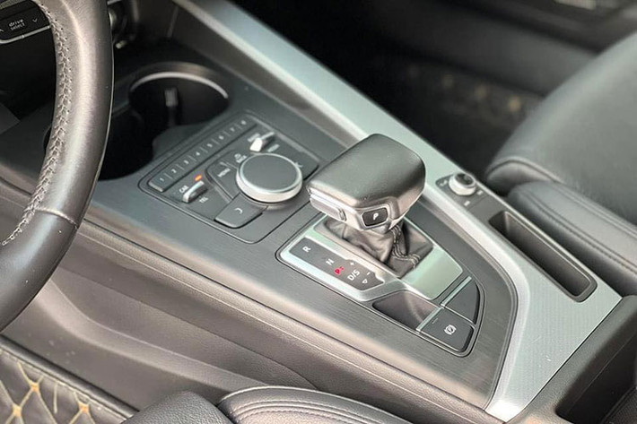 Phiên bản Audi A5 Sportback giới hạn về Việt Nam phục vụ cho hội nghị cấp cao APEC 2017 sẽ được trang bị động cơ 2.0 TFSI và hệ dẫn động quattro được cải tiến trên Audi A5 mới. Động có này sẽ có công suất mạnh mẽ hơn và hiệu quả hơn hẳn so với phiên bản từng ra mắt trước đây.