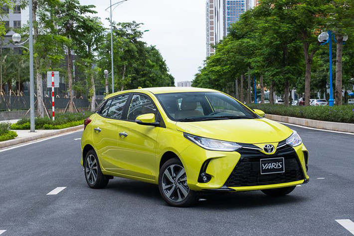 Đứng liền sau là Toyota Yaris và Suzuki Ciaz với cùng doanh số 8 xe. Góp mặt tại phân khúc xe hạng B, nơi có quá nhiều đối thủ mạnh như Toyota Vios, Hyundai Accent hay Honda City.