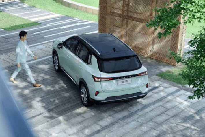Nằm bên dưới nắp ca-pô của Asta 2021 là khối động cơ khá quen thuộc vì được dùng cho nhiều mẫu xe khác như Baojun Valli hay Wuling Hongguang Plus. Cụ thể, xe được trang bị động cơ xăng 4 xi-lanh, tăng áp, dung tích 1.5L với công suất tối đa 147 mã lực và mô-men xoắn cực đại 250 Nm.