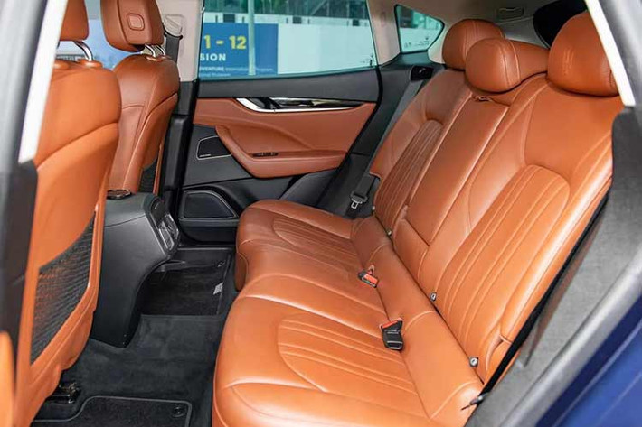 Gói trang bị an toàn trên xe bao gồm: hệ thống chống bó cứng phanh (ABS), phanh khẩn cấp (BA), hệ thống phân phối lực phanh điện tử (EBD), hệ thống kiểm soát lực kéo (ASR), hệ thống hỗ trợ lái trên đường cao tốc (HAS), Camera 360 độ,…