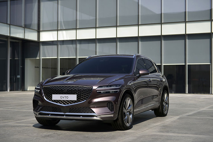 Chất lượng không hề thua kém các xe Đức, cộng với một giá bán dễ chịu, Genesis GV70 2021 hứa hẹn sẽ là đối thủ xứng tầm cho những cái tên như BMW X3, Mercedes-Benz GLC và Audi Q5.