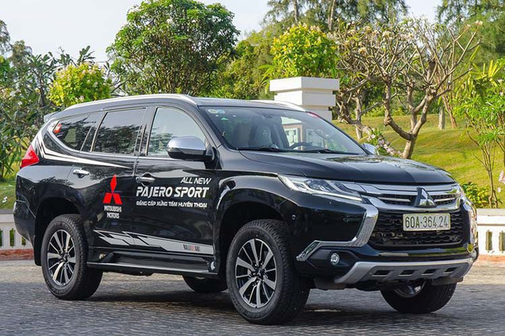 Cùng với Mirage, Pajero Sport là mẫu xe thứ 2 của nhà Mitsubishi bán chậm nhất tại Việt Nam. Tháng 1/2020 doanh số mẫu SUV 7 chỗ này chỉ đạt 37 xe. Được biết, Mitsubishi Pajero Sport được bán ra với 6 phiên bản, giá từ 980,5 đến 1,250 triệu đồng.