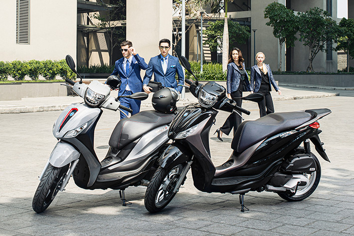 Phiên bản Medley S đi kèm với hệ thống kết nối MIA của Piaggio, cho phép bạn kết nối điện thoại thông minh qua Bluetooth để thông báo các cuộc gọi và văn bản trên bảng điều khiển, cũng như điều khiển nhạc. Công nghệ này tương tự như My honda + mới được giới thiệu trên Honda SH 2020 nhưng nhiều tiện ích và hiện đại hơn khá nhiều...