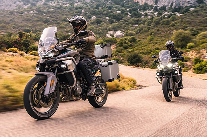 Sức mạnh của cả hai bản CFMoto 800MT là Sport và Touring đều đến từ khối động cơ LC8, dung tích 799cc của xe mang đến công suất 94 mã lực và mômen xoắn cực đại 77,2 Nm.