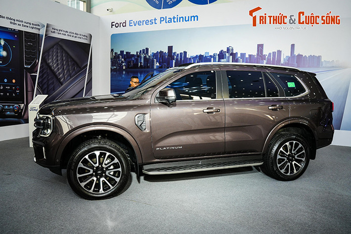 Sự xuất hiện của bản Platinum mới sẽ tăng thêm sự lựa chọn cho khách hàng khi tìm đến mẫu SUV hạng trung của thương hiệu Mỹ. Ngoài ra, bản cao cấp mới với thiết kế và trang bị ấn tượng hơn còn hứa hẹn cải thiện sức cạnh tranh của Ford Everest trước những đối thủ cùng phân khúc.