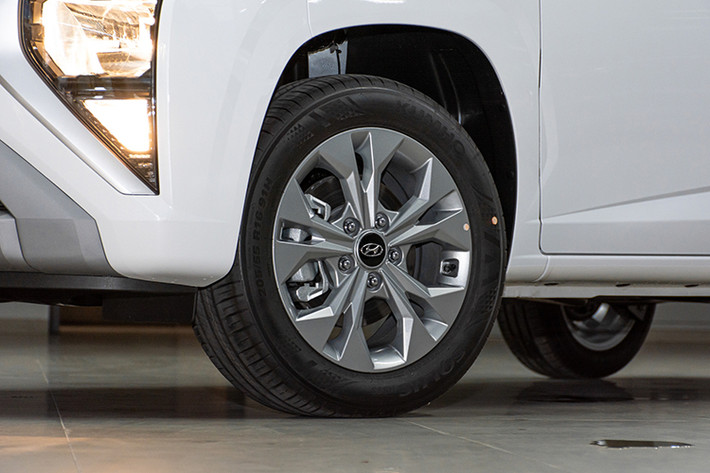 Trong khi đó, biến thể Hyundai Stargazer bản Tiêu chuẩn chỉ giảm 40 triệu, giá chỉ còn 449 triệu đồng, ngang ngừa một số mấu xe hạng A như Hyundai Grand i10 (cao nhất 455 triệu đồng). Không chỉ Hyundai Stargazer, nhiều dòng MPV khác cũng đang có chương trình khuyến mãi lớn.