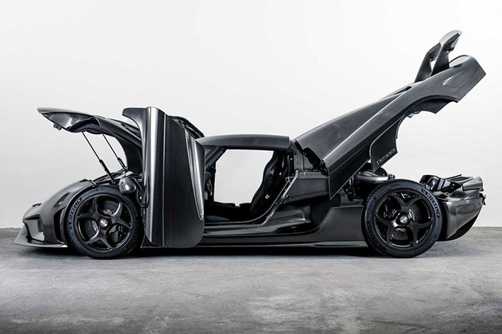 Theo nhiều nguồn tin chính xác thì cả 3 chiếc siêu xe Pagani Zonda Tricolore này đều đã có chủ nhân và sở hữu "cuộc sống" rất sang chảnh trên mạng xã hội.