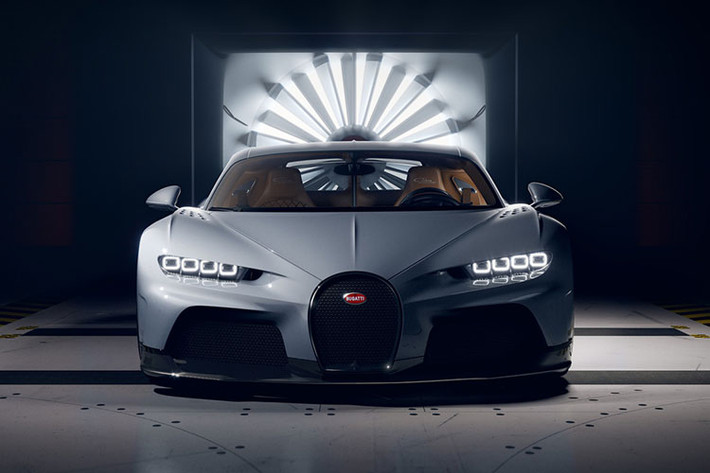 Nếu Lionel Messi ưng ý mẫu xe Bugatti Centodieci từng được giới truyền thông đồn đoán rằng Cristiano Ronaldo cũng đặt mua 1 chiếc thì chỉ cần bỏ ra khoảng 3 tháng lương ở PSG là đủ mang về nhà.
