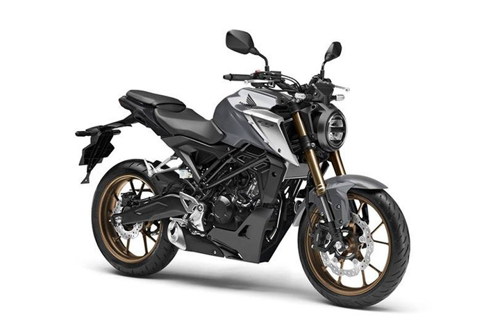 Giá xe Honda CB125R 2021 chưa được công bố, hiện tại chỉ được phân phối riêng ở thị trường Châu Âu với ba màu sắc là: Đỏ, Xám ngọc trai và Đen. Hiện tại, phiên bản Honda CB150R tại Việt Nam vẫn chưa có thông tin gì về việc cập nhật phiên bản cho năm 2021.