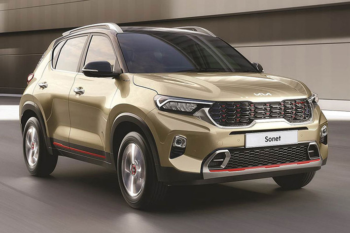 Tại thị trường Ấn Độ, giá xe Kia Sonet 2021 dao động từ 679.000 - 1.325.000 Rupee (khoảng 212 - 413 triệu đồng). Ngoài Ấn Độ, mẫu SUV đô thị này hiện đã ra mắt thị trường Đông Nam Á, cụ thể là Indonesia. Trong thời gian tới, Kia Sonet dự kiến sẽ được giới thiệu tại Việt Nam.