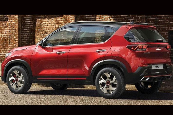 Cũng giống như Kia Seltos mới, Sonet 2021 tại thị trường Ấn Độ sẽ có tính năng ra lệnh bằng giọng nói "Hello Kia", dựa trên trí thông minh nhân tạo. Trước đây, tính năng này chỉ có trên bản GTX+ cao cấp nhất. Người lái có thể dùng tính năng này để đóng/mở cửa sổ trời.