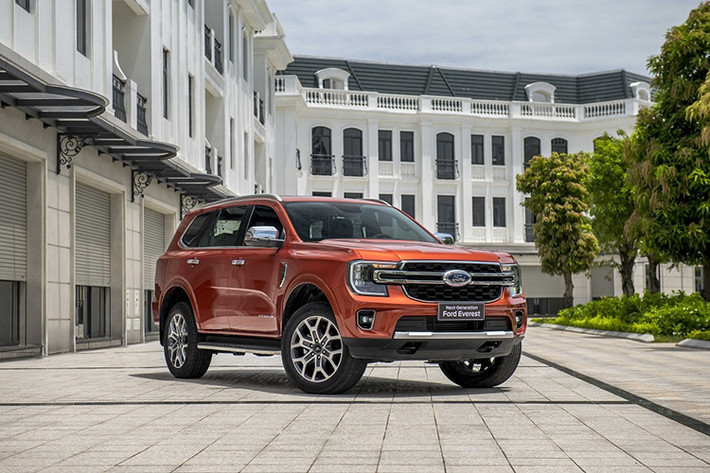 Trong tháng 12, Ford Everest bán được 1.484 xe và đứng ở vị trí thứ 8 trong Top 10 ôtô bán chạy nhất tháng 12/2023. Tính từ đầu năm đến nay, Everest đã có 9.960 xe bán ra thị trường. Tại Việt Nam, Ford Everest đang được bán với 4 phiên bản, giá từ 1,099 - 1,452 tỷ đồng.