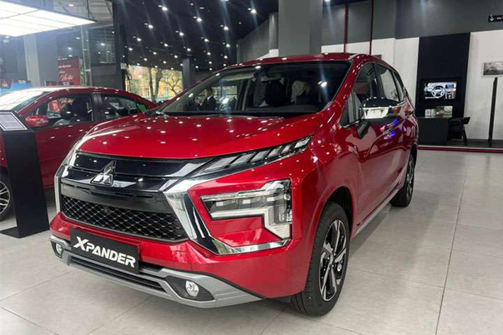 Tháng 12 vừa qua, Mitsubish Xpander bán được 2.809 xe bán, tăng 1.346 xe so với tháng trước. Kết quả này giúp mẫu MPV tăng 2 bậc lên vị trí thứ 2 trong Top 10 xe bán chạy nhất tháng. Dù vậy, cộng dồn doanh số từ đầu năm đến nay Mitsubishi Xpander trở thành mẫu ôtô bán chạy nhất Việt Nam 2023 với doanh số 19.740 xe bán ra.
