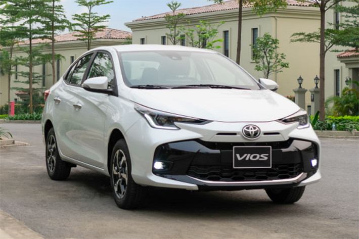 Có 1.041 xe Toyota Vios đến tay khách hàng Việt Nam trong tháng 3/2025, tăng 287 xe so với tháng 2.2025. Qua đó khép lại quý bán hàng đầu năm với tổng doanh số đạt 2.285 xe. Toyota Vios hiện đang được hãng xe Nhật Bản lắp ráp trong nước, giá bán từ 479 - 600 triệu đồng. Hiện tại, Toyota Vios được hãng xe Nhật áp dụng lại gói ưu đãi hỗ trợ 50% lệ phí trước bạ.