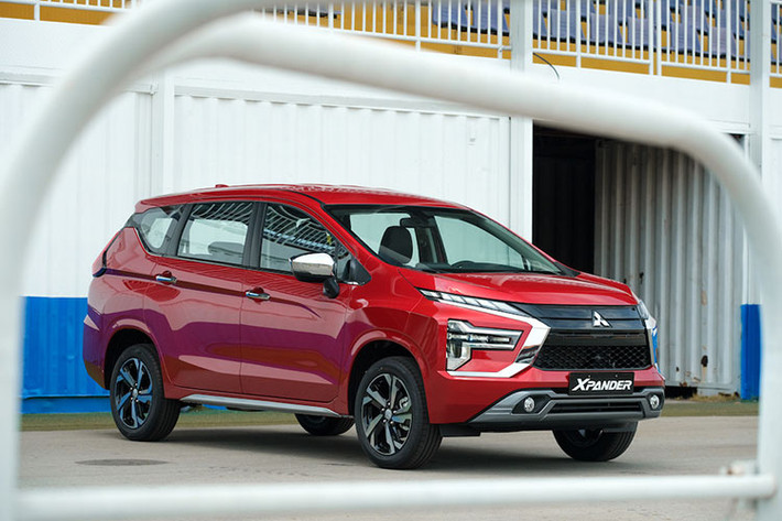 Tháng 3 vừa qua, Mitsubishi Xpander tiếp tục là mẫu xe xăng bán chạy nhất Việt Nam với doanh số 2.530 xe bán ra, tăng 58% so với tháng trước. Mẫu xe này thu hút người tiêu dùng nhờ không gian rộng rãi, thiết kế tiện dụng và khả năng vận hành ổn định. Mitsubishi Xpander được nâng cấp mới từ tháng 6/2022 với 3 phiên bản, giá bán từ 560-658 triệu đồng.