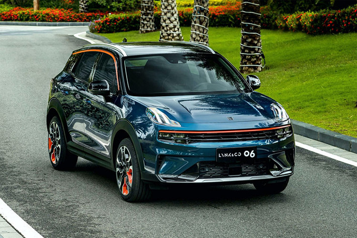 Thương hiệu Lynk & Co thuộc tập đoàn Geely Trung Quốc gia nhập thị trường ôtô Việt vào tháng 12/2023. Danh mục sản phẩm của hãng tại Việt Nam đã có 3 mẫu xe gồm: Lynk & Co 01, 05 và 09. Sắp tới, Lynk & Co sẽ tung ra thị trường một mẫu ô tô mới toanh, đó là Lynk & Co 06 2024 mới.