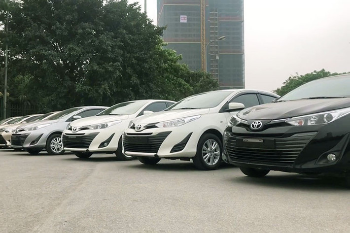 Toyota Vios tiếp tục cho thấy phong độ ấn tượng. Mẫu sedan hạng B giữ vững vị trí dẫn đầu thị trường lẫn phân khúc với doanh số 4.053 xe, tăng 11% so với tháng trước, tăng 41% so với cùng kỳ. Với doanh số này, Vios nắm chắc ngôi vị mẫu xe bán chạy nhất Việt Nam năm 2020.