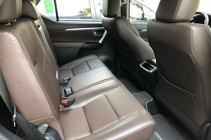 Thậm chí, con số này còn thấp hơn mẫu CUV 5+2 Hyundai SantaFe với doanh số bán ra 736 chiếc, hơn 46 xe so với Fortuner, mặc dù Fortuner và SantaFe không cùng đứng chung một phân khúc. Theo đó, có thể thấy xu hướng tiêu dùng hiện nay người dùng quan tâm đến phân khúc xe CUV/Crossver 5 hoặc 5+2 chỗ hơn.