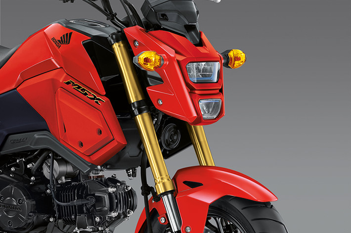 Xe côn tay Honda MSX 125cc được coi là một trong những mẫu xe sở hữu thiết kế mang tính đột phá nhất của Honda, thể hiện qua những tông màu đậm và tươi đan xen nhằm tạo hiệu ứng cao về mặt thị giác. Các màu hiện tại: Xanh (da trời) đen, Xanh (lá cây) đen, Đỏ đen và Cam đen được biến hóa một cách tinh tế để tạo nên một bộ sưu tập 3 màu xe mới.