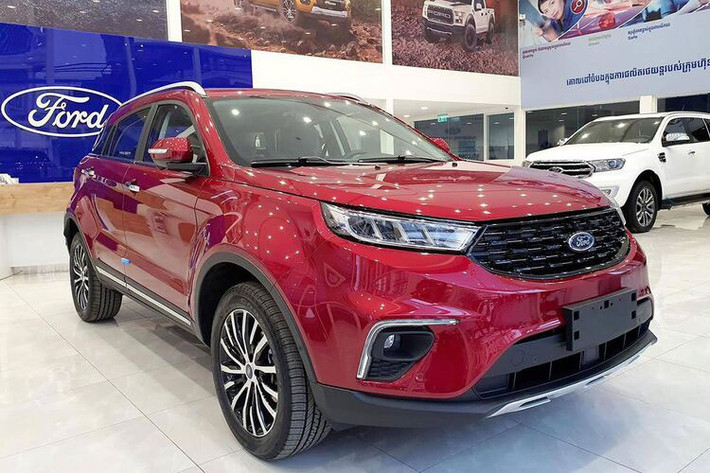 Ford Territory 2021 mới là một trong những cái tên được người tiêu dùng Việt Nam chờ đợi nhất trong thời gian qua. Theo nhiều nguồn tin cho biết, Ford Territory 2021 dự kiến sẽ được phân phối chính hãng ở Việt Nam vào quý III năm nay nhằm thay thế cho Escape.