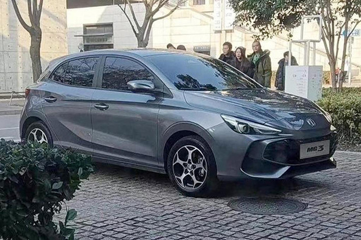 Theo kế hoạch, vào ngày 26/2 tới đây, hãng MG của Trung Quốc sẽ chính thức vén màn dòng xe MG3 thế hệ mới tại triển lãm Ô tô Geneva 2024. Trước thời điểm đó, hãng MG đã hé lộ thiết kế của mẫu xe hatchback cỡ nhỏ này.