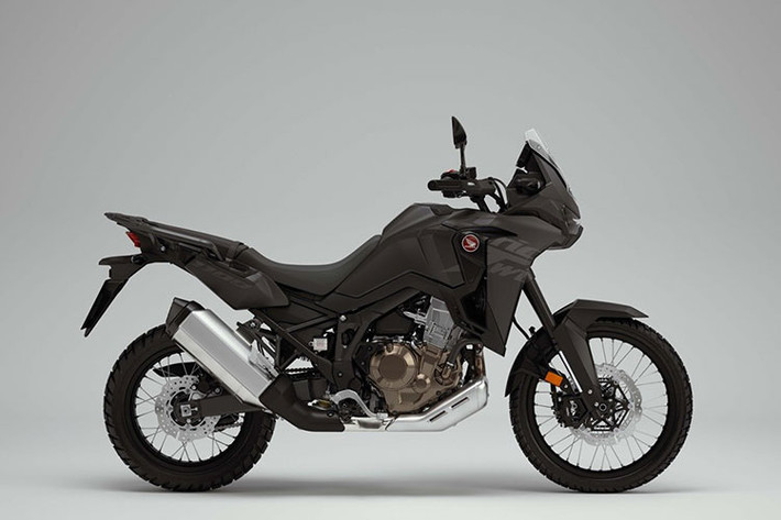 Xe có 6 chế độ lái, trong đó 4 chế độ được thiết lập sẵn bao gồm Tour, Urban, Gravel và Off-road. Thêm vào đó là 2 chế độ cho phép người lái tự thiết lập lực máy, lực phanh động cơ và chế độ ABS tùy theo điều kiện vận hành thực tế. Bình xăng có dung tích 24,8 lít cho phép tầm hoạt động của Honda Africa Twin Adventure Sports lên tới hơn 500 km.