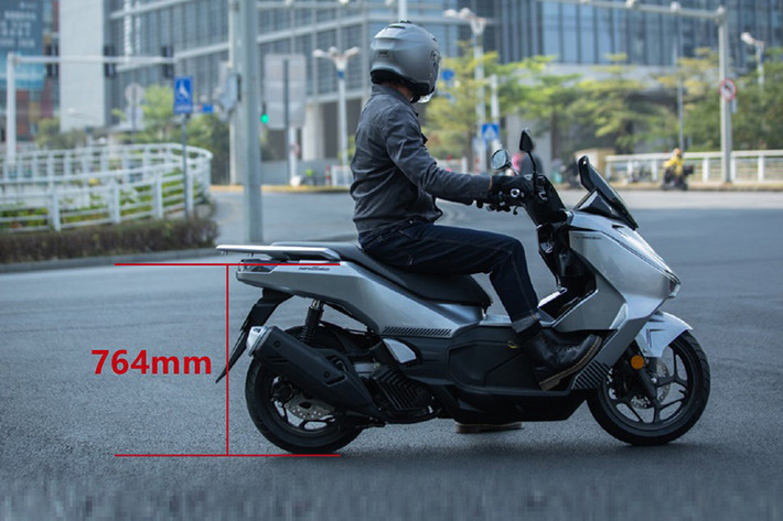 Thực tế Honda NWG150 tại Trung Quốc được Wuyang Honda sản xuất và phát triển dựa trên nền tảng của mẫu xe tay ga Honda PCX nổi tiếng. Tuy nhiên, NWG150 là phiên bản kế thừa của mẫu PCX 150 đã ngừng sản xuất.