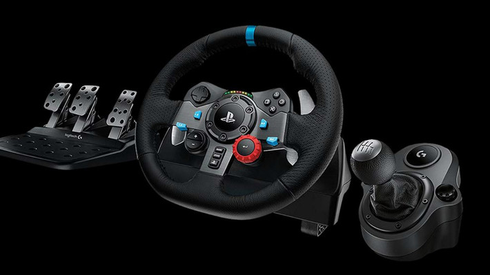 Chơi game là sở thích phổ biến nhất ở đàn ông, dù ở lứa tuổi nào. Nếu nửa kia của bạn là một tín đồ của xe đua, bộ thiết bị chơi game đua xe sẽ làm thỏa mãn họ. Tuy nhiên, chi phí cho món quà đặc biệt này không hề rẻ. Một bộ vô-lăng, cần số, bàn đạp có giá dao động 7-12 triệu đồng.