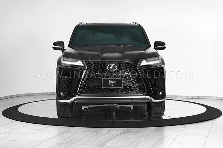 Trang bị đi kèm xe là hộp số tự động mười cấp với hệ dẫn động bốn bánh toàn thời gian. Cấu hình này cho phép mỗi chiếc Lexus LX600 có thể tăng tốc từ 0 - 100km/h chỉ trong 6,9 giây còn đối với phiên bản bọc thép của Inkas, thành tích này sẽ kém hơn một chút.