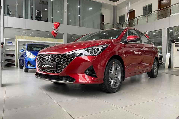 Hyundai Accent: 967 xe Hyundai Accent xếp thứ 5 trong bước chạy đà doanh số trên thị trường ôtô Việt Nam tháng 3/2024. Lượng tiêu thụ Hyundai Accent đạt 967 xe, tăng hơn 600 so với tháng trước. Cộng dồn doanh số từ đầu năm đến nay Hyundai Accent đã có 2.248 xe được bán ra thị trường, dẫn đầu phân khúc Sedan cỡ B.