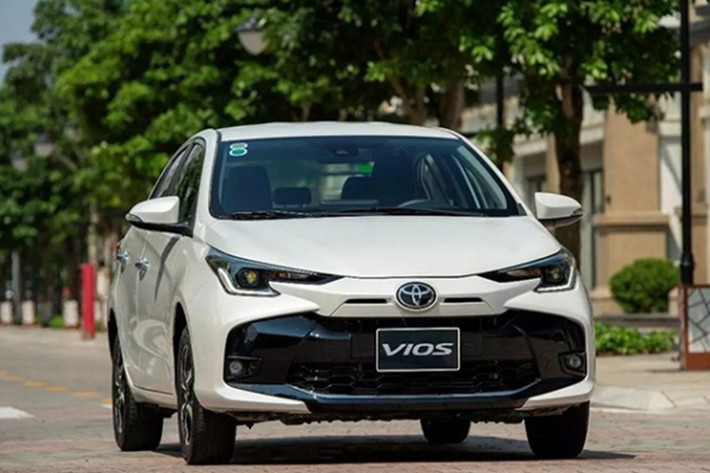 Toyota Vios: 934 xe Sau 1 tháng vắng bóng, Toyota Vios trở lại top 10 xe bán chạy nhất tháng với doanh số 934 xe bán ra trong tháng 3 vừa qua. Cộng dồng doanh số từ đầu năm đến nay, Vios đã bán được 1.757 xe. Đầu tháng 3/2024, Toyota Việt Nam công bố chính sách giá mới đầy hấp dẫn dành cho mẫu xe Vios với mức giảm từ 21 – 47 triệu đồng, tùy từng phiên bản.