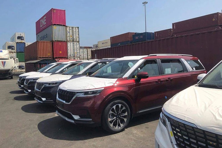 Hiện tại, nhà phân phối chính hãng Kia Sedona tại Việt Nam vẫn chưa xác nhận thời điểm ra mắt nên khách hàng vẫn phải tiếp tục chờ đợi, dự kiến khoảng cuối tháng 5 hoặc đầu tháng 6/2021 mẫu xe này sẽ chính thức được giới thiệu ra thị trường.