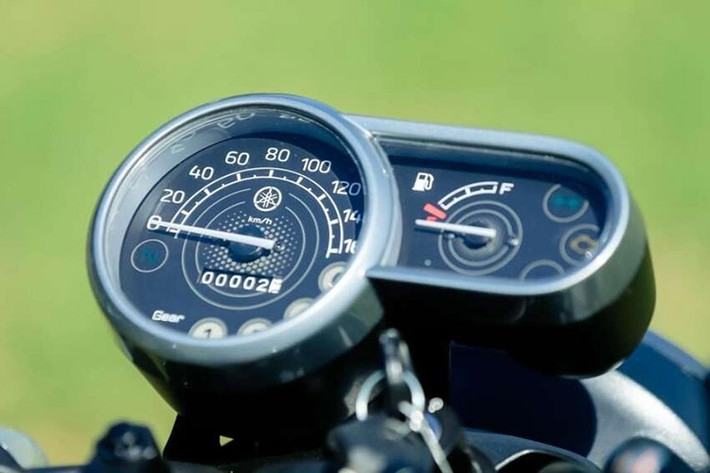 Yamaha PG-1 2024 có kích thước khá gọn gàng với thanh tay lái xe thẳng đứng, rộng, yên ngồi cao hợp lý, giúp lái xe thoải mái khi vận hành xe.