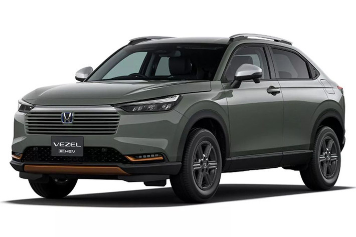 Về an toàn, Honda HR-V 2024 được nâng cấp gói công nghệ an toàn chủ động Honda Sensing với 3 tính năng mới là hỗ trợ lái khi tắc đường Traffic Jam Assist, đèn pha thích ứng và giảm thiểu thiệt hại khi đạp nhầm chân ga.