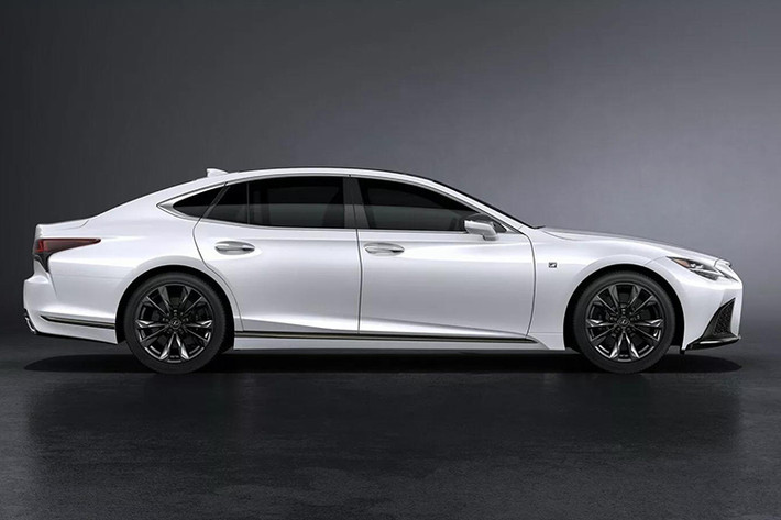 Giờ đây, sau hơn 3 thập kỷ, Lexus LS ngừng bán và lặng lẽ rút khỏi danh mục sản phẩm của Lexus ở thị trường Anh. Nguyên nhân hãng Lexus ngừng bán mẫu sedan hạng sang cỡ lớn này ở Anh không có gì bất ngờ, đó là doanh số thấp.
