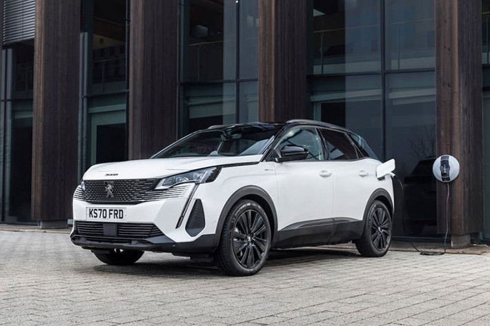 Dù chỉ vừa giới thiệu 3008 thế hệ thứ 2 vào năm 2020, Peugeot đã có kế hoạch trình làng thế hệ thứ 3 của mẫu SUV này trong thời gian sắp tới. Ngoại hình, trang bị nội thất, động cơ vận hành của Peugeot 3008 thế hệ mới sẽ được thay đổi toàn diện.