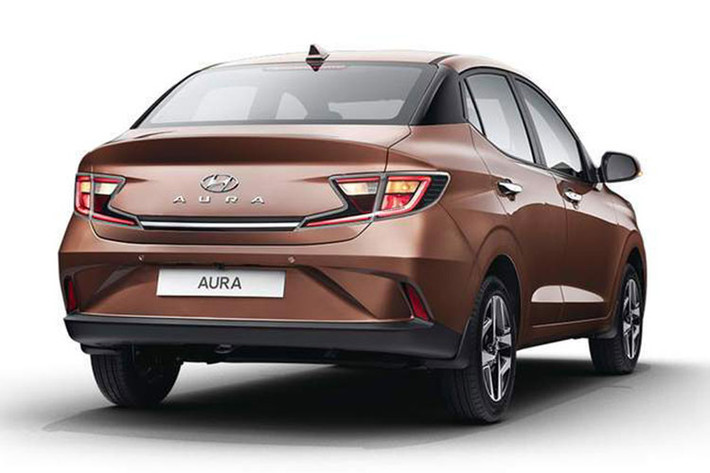 Đầu tiên là động cơ diesel 1.2L với công suất tối đa 75 mã lực và mô-men xoắn cực đại 190 Nm. Hai con số tương ứng của động cơ xăng 1.2L là 83 mã lực và 114 Nm. Tiếp đến là động cơ xăng tăng áp, dung tích 1.0L, tạo ra công suất tối đa 100 mã lực và mô-men xoắn cực đại 172 Nm.