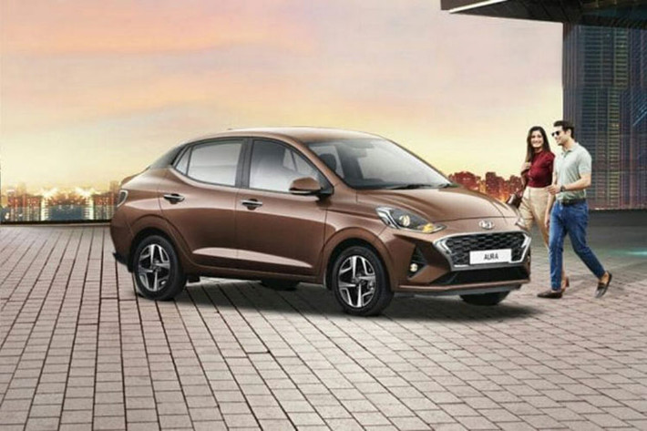 Hyundai Aura 2021 - phiên bản sedan của dòng xe hatchback đô thị Hyundai Grand i10 giá rẻ lần đầu tiên trình làng tại thị trường Ấn Độ vào hồi tháng 12/2019. Sau hơn 1 năm, hãng Hyundai đã bất ngờ nâng cấp dòng sedan hạng A này.