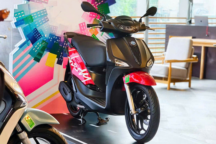 Sự khác biệt giữa các phiên bản chủ yếu nằm ở bộ tem và màu sắc các chi tiết ngoại thất, đáp ứng đa dạng nhu cầu và phong cách của người dùng.