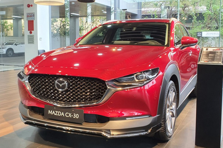 Mẫu xe crossover Mazda CX-30 đạt 27 xe bán ra, giảm so với tháng trước (102 xe). Trong năm 2023, đã bán được 1,623 xe. Giá bán của mẫu xe này dao động từ 839 triệu đến 899 triệu đồng.