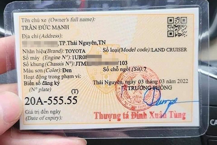 Sau khi những hình ảnh về chiếc Toyota Land Cruiser biển ngũ quý 5 này được chia sẻ trên mạng xã hội đã ngay lập tức được chia sẻ rộng rãi. Nhiều người dự đoán chiếc xe sẽ có giá tăng cao, thậm chí đắt hơn nhiều một chiếc Land Cruiser 2022 mua mới "đập hộp".